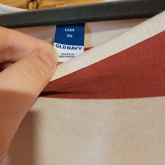 Pink and white striped old navy oversized t-shirt 🎀 - Picture 2 of 9